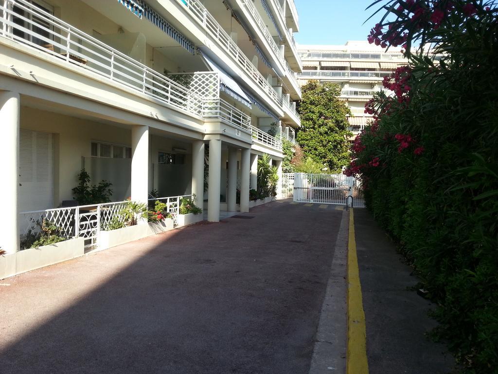 Le Palais Du Tropique Apartment Жуан-Ле-Пин Екстериор снимка